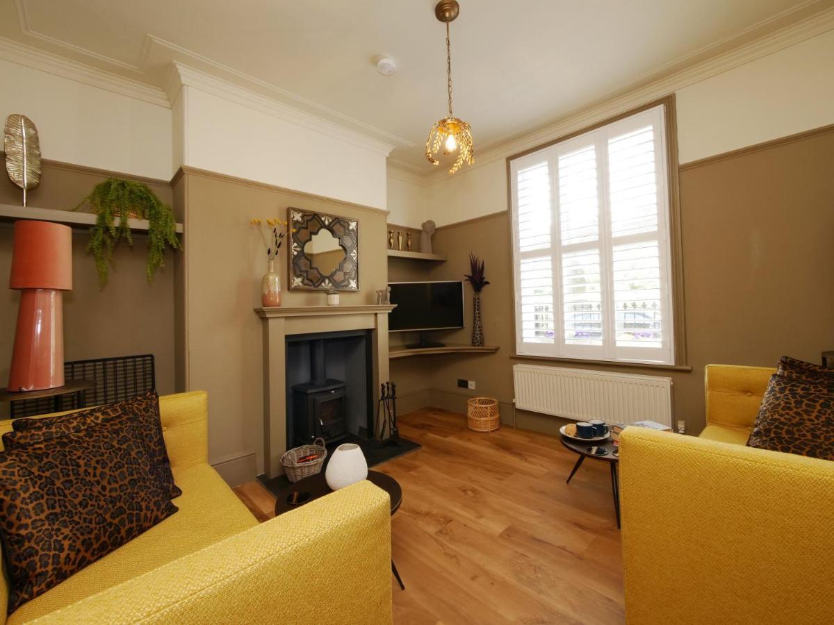 Bar Wall Cottage-City Wall Views-Sleeps 5 York Exteriör bild