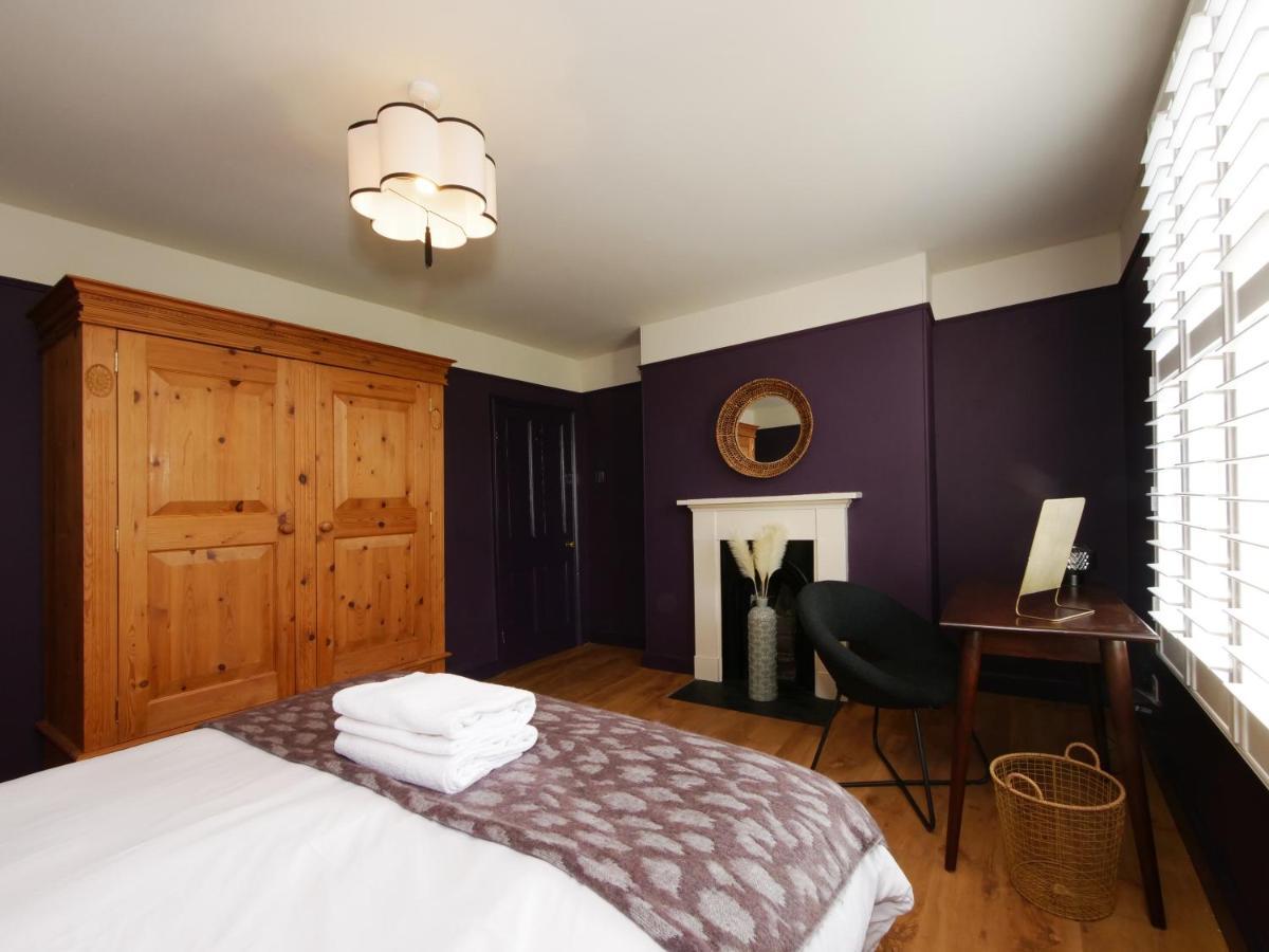 Bar Wall Cottage-City Wall Views-Sleeps 5 York Exteriör bild